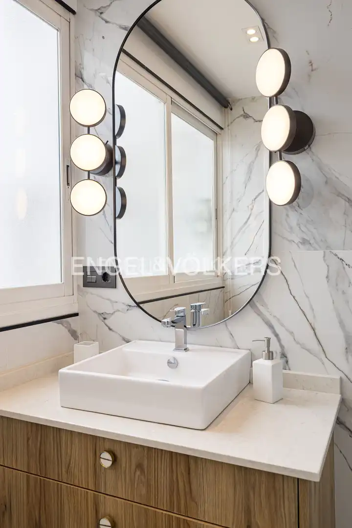 Bathroom of Flat for rent in Madrid  with Air Conditioner, Heating and Storage room
