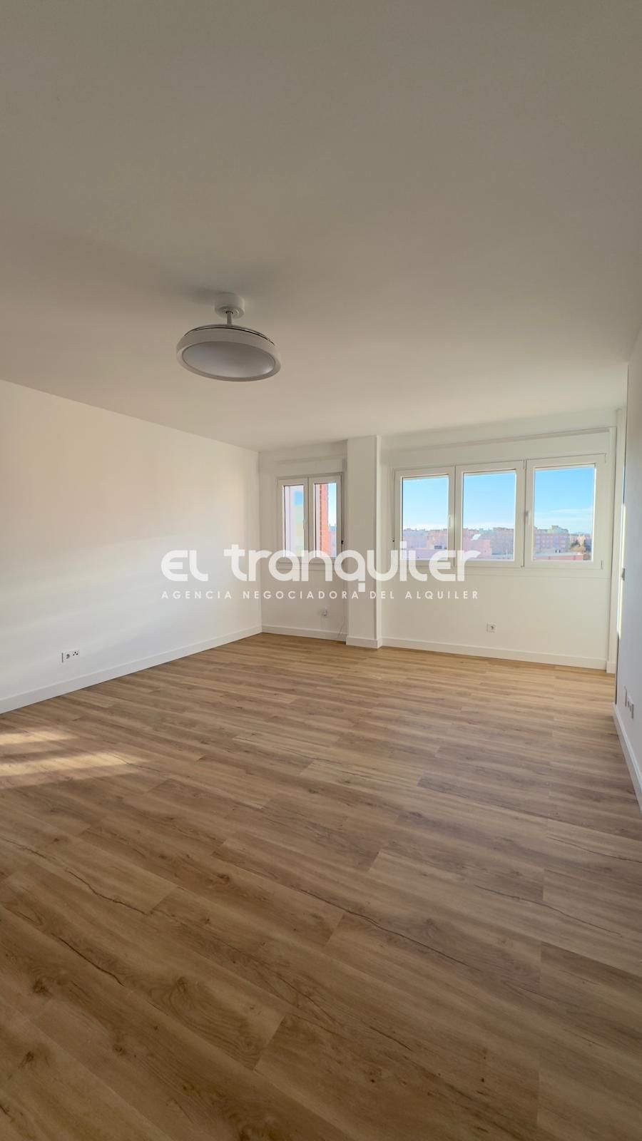 Habitación de Piso de alquiler en  Madrid Capital con Aire acondicionado, Terraza y Lavadora
