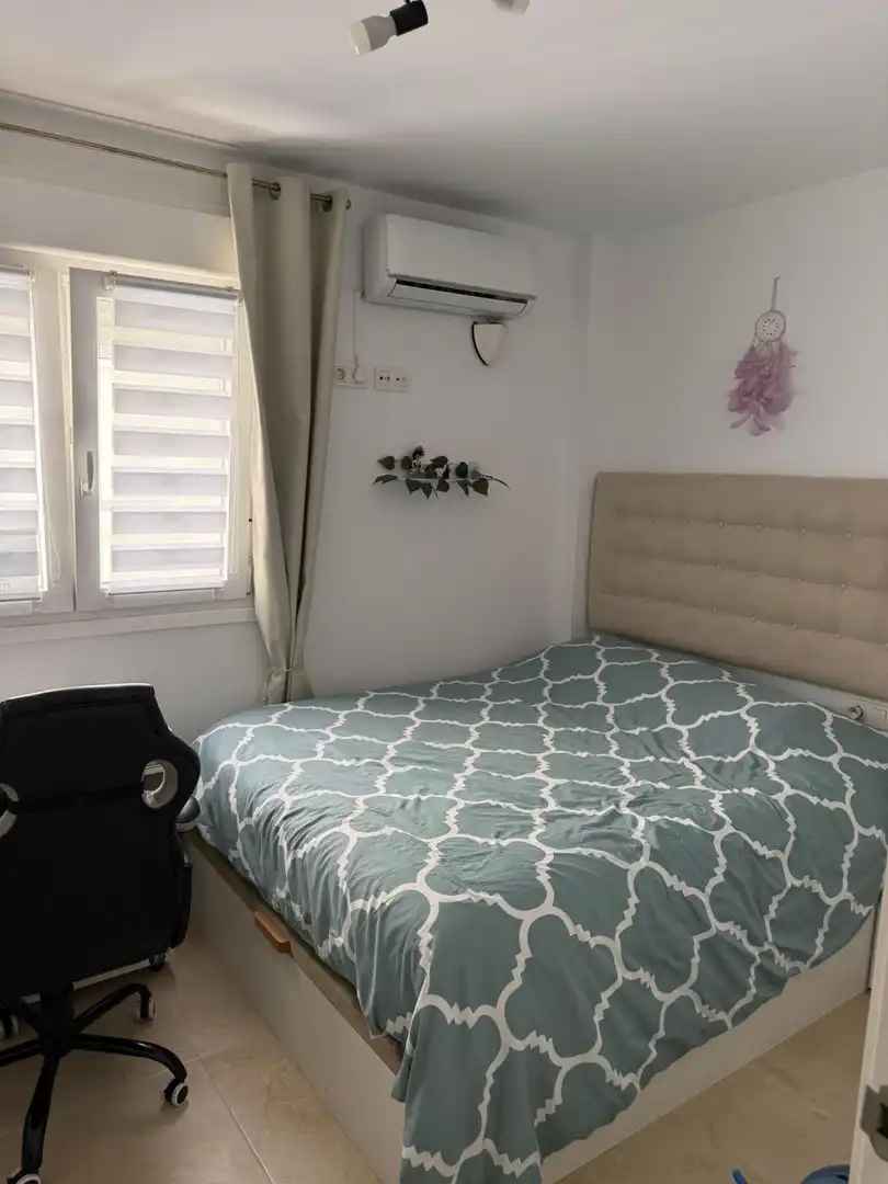 Dormitori de Apartament en venda en Alicante / Alacant amb Aire condicionat i Terrassa