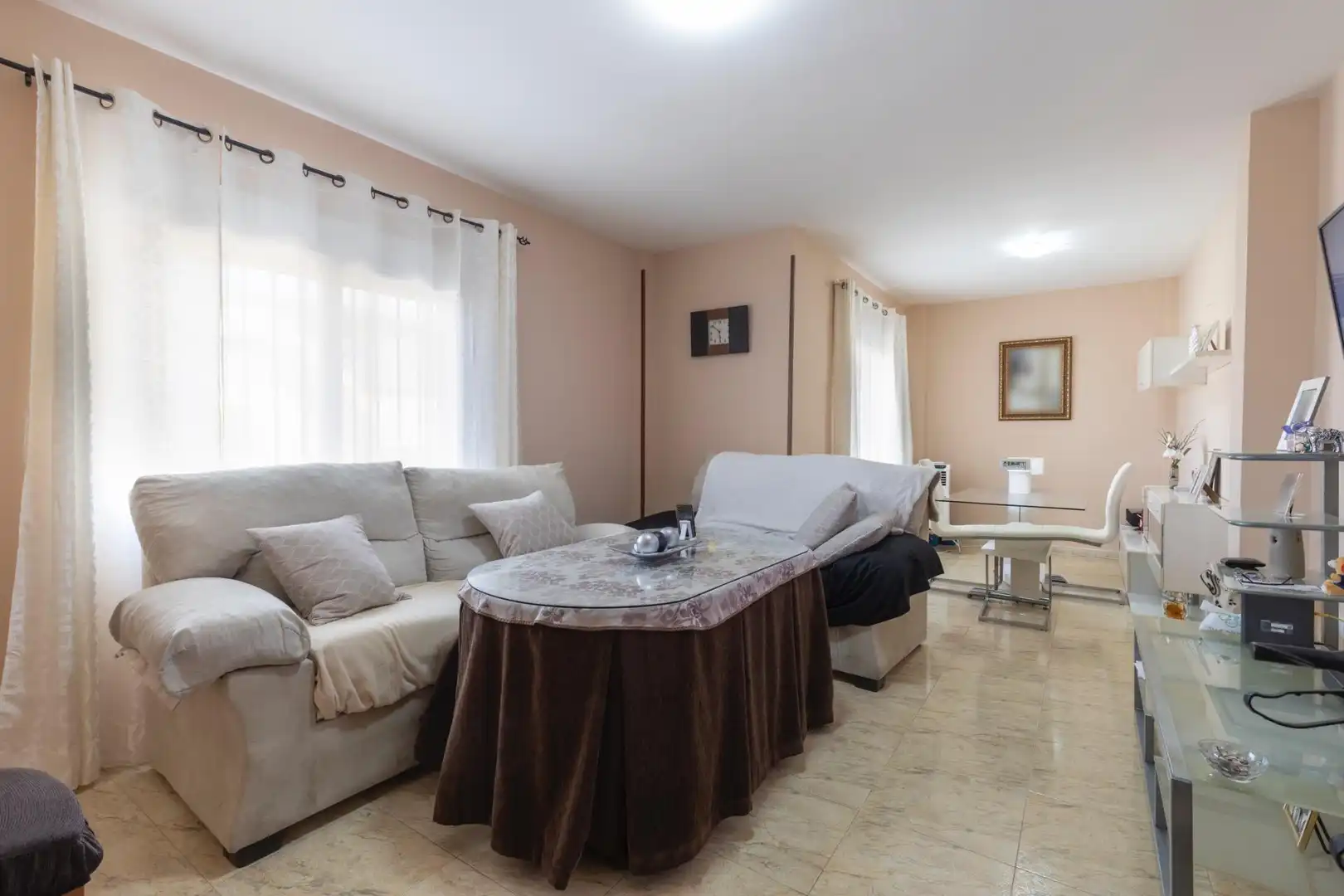 Sala d'estar de Casa adosada en venda en Chauchina amb Traster i Balcó