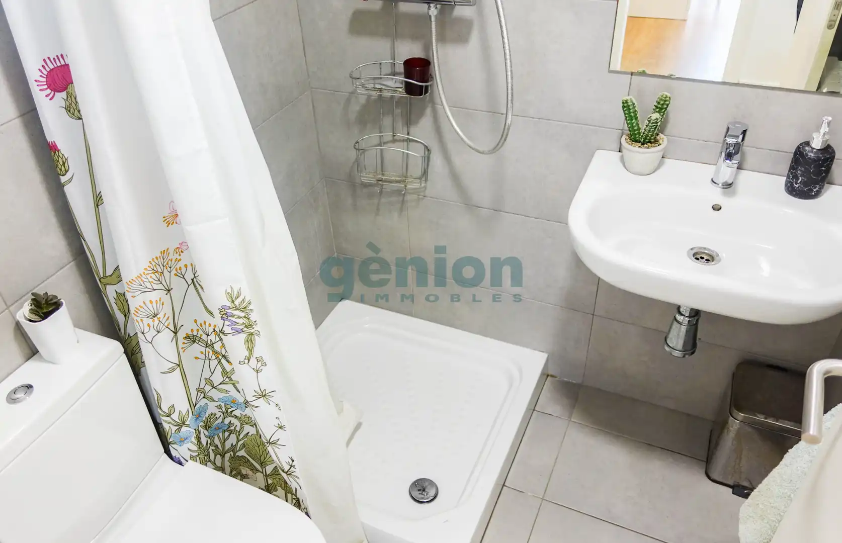 Baño de Piso en venta en Girona con Aire acondicionado, Calefacción y Trastero