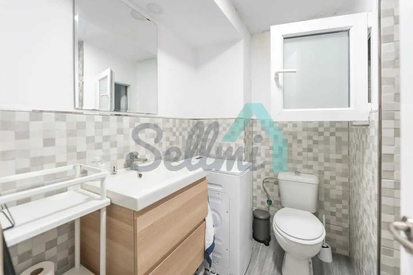 Baño de Piso para compartir en Oviedo  con Calefacción y Amueblado