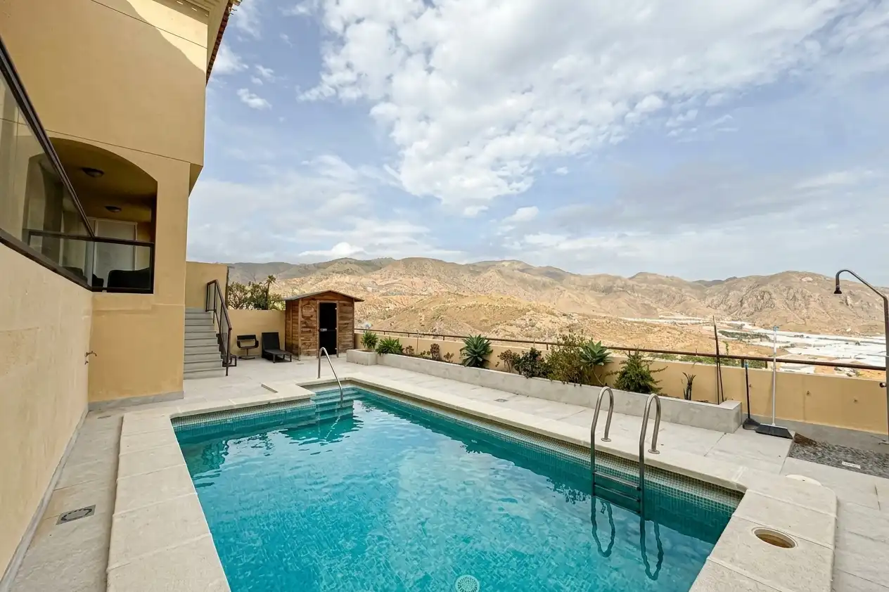 Casa con piscina in vendita a los Pinos, imagen 2