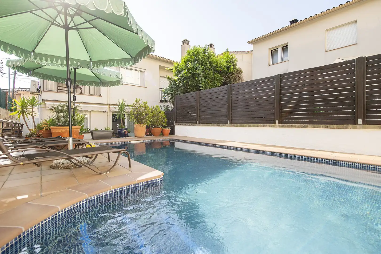 Piscina de Casa adosada en venta en Sant Julià de Ramis con Aire acondicionado, Calefacción y Terraza