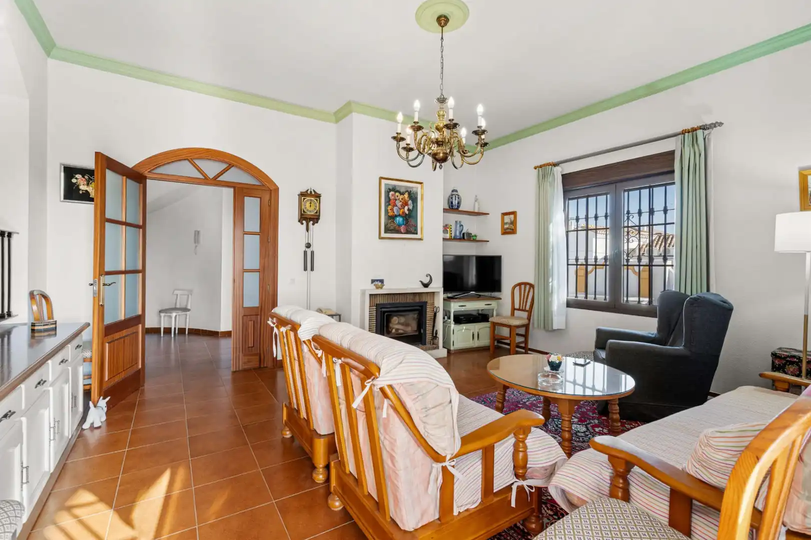 Sala d'estar de Casa o xalet en venda en Benalmádena amb Aire condicionat, Terrassa i Traster