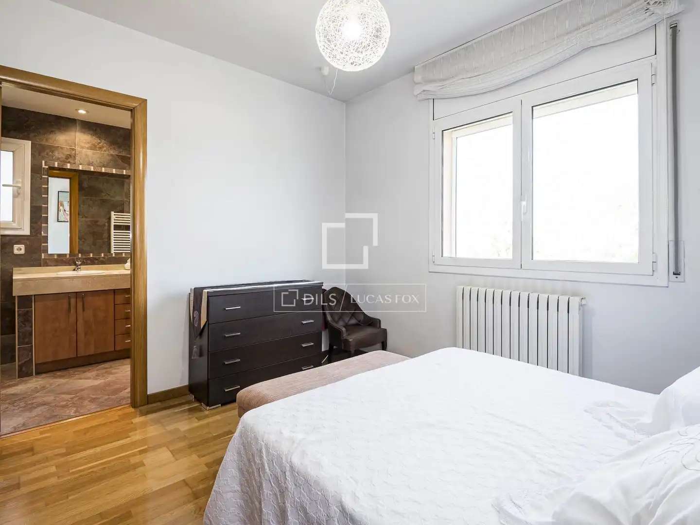 Dormitori de Casa o xalet en venda en Sant Cugat del Vallès amb Aire condicionat, Calefacció i Jardí privat