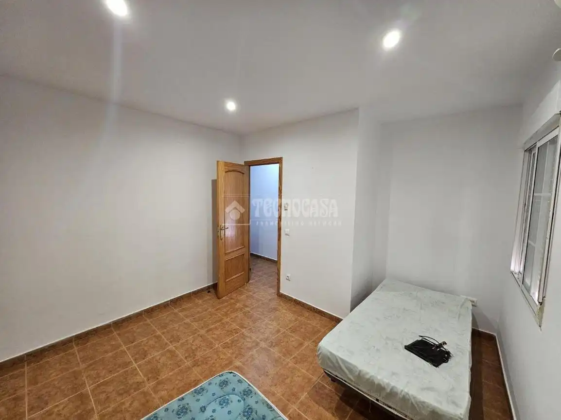 Bedroom of Detached homes for sale in El Puente del Arzobispo  with Heating