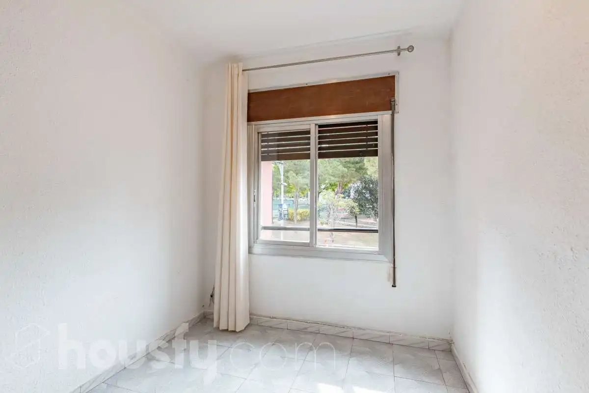 Bedroom of Flat for sale in Cornellà de Llobregat  with Air Conditioner
