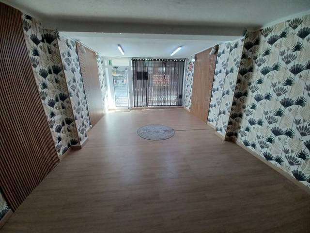 Local comercial en Alquiler en Les Torres