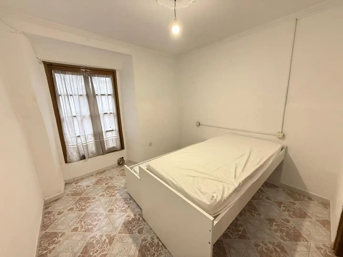 Habitación de Casa o chalet en venta en Alameda con Trastero, Amueblado y Balcón