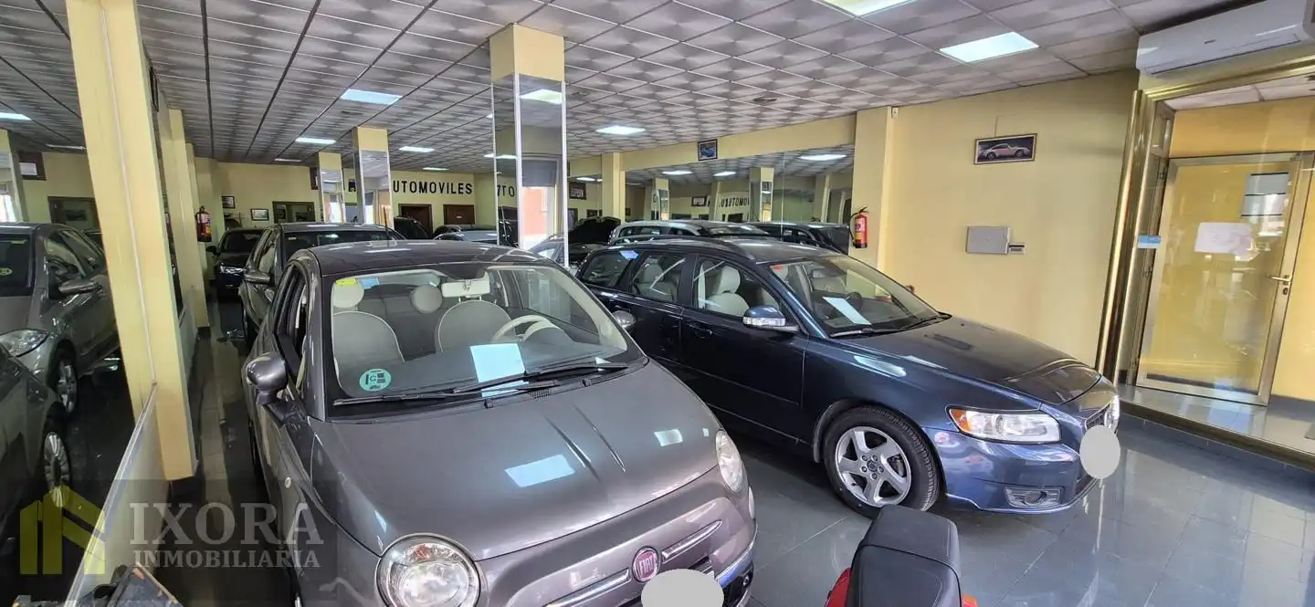 Local comercial en venda a Julio Burell