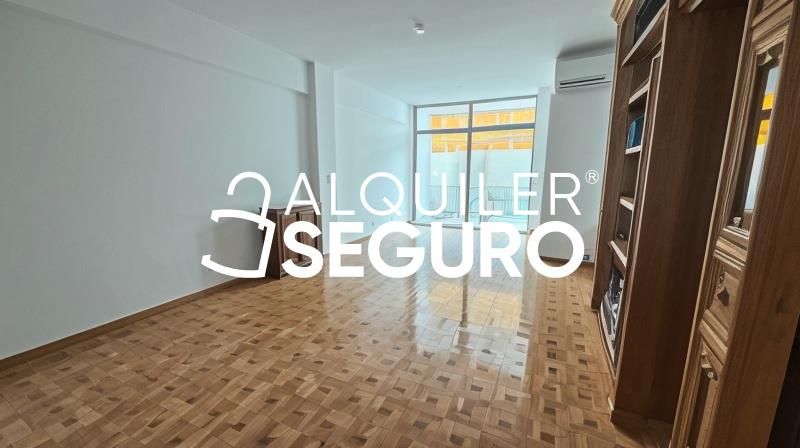 Flat to rent in  Madrid Capital  with Air Conditioner, Heating and Terrace