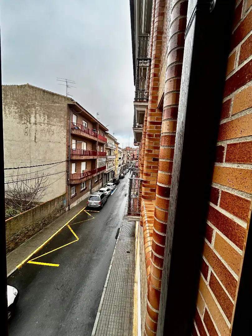 Vista exterior de Pis en venda en Ávila amb Calefacció, Parquet i Moblat