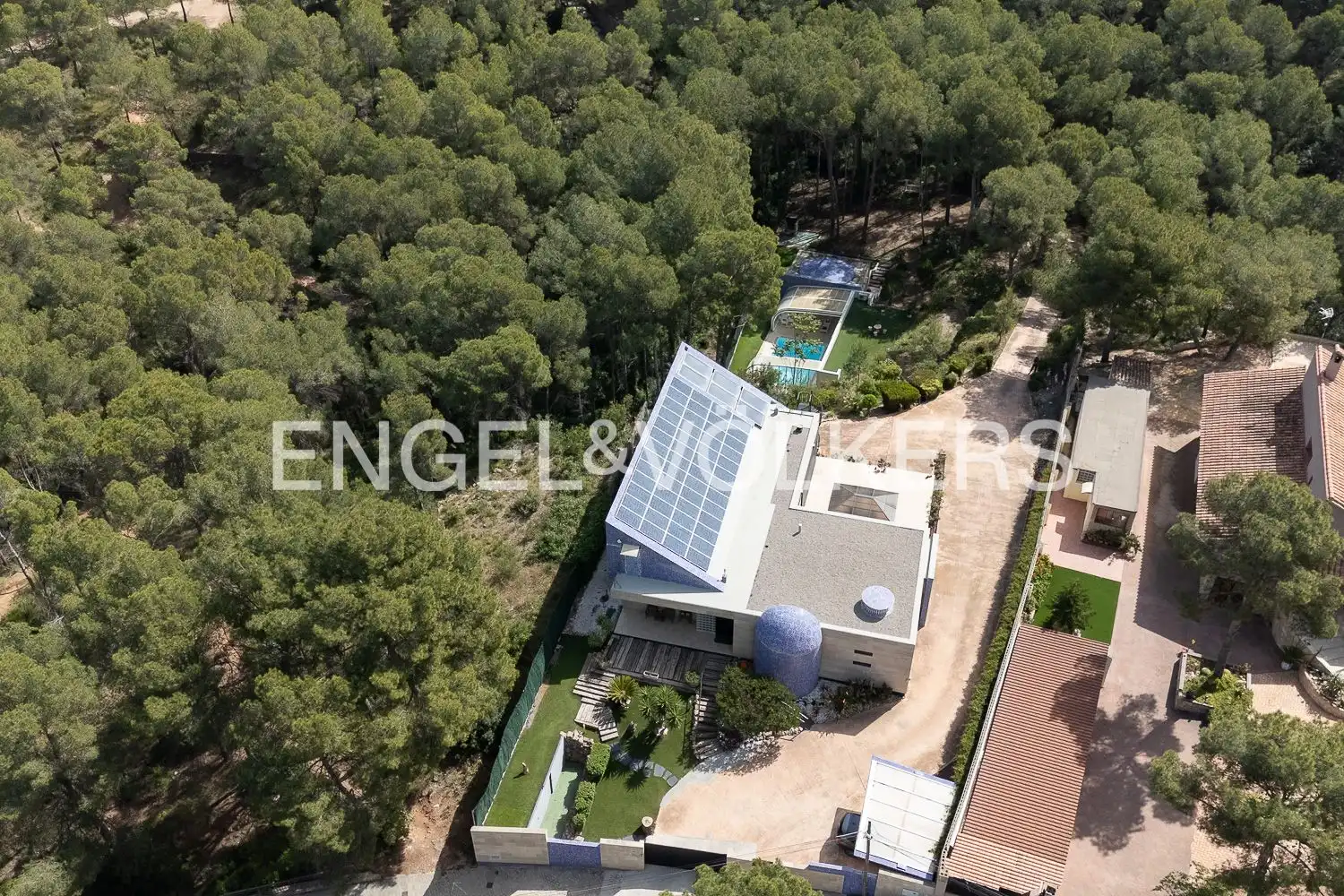 Exterior view of Houses for sale in Gilet  with Air Conditioner, Heating and Private garden