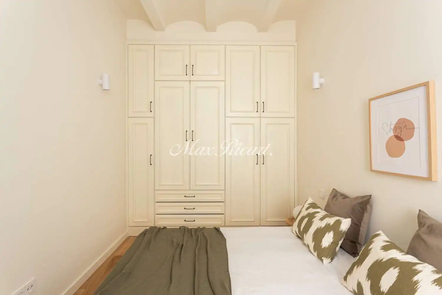 Bedroom of Flat for sale in Barcelona  with Air Conditioner, Heating and Balcony
