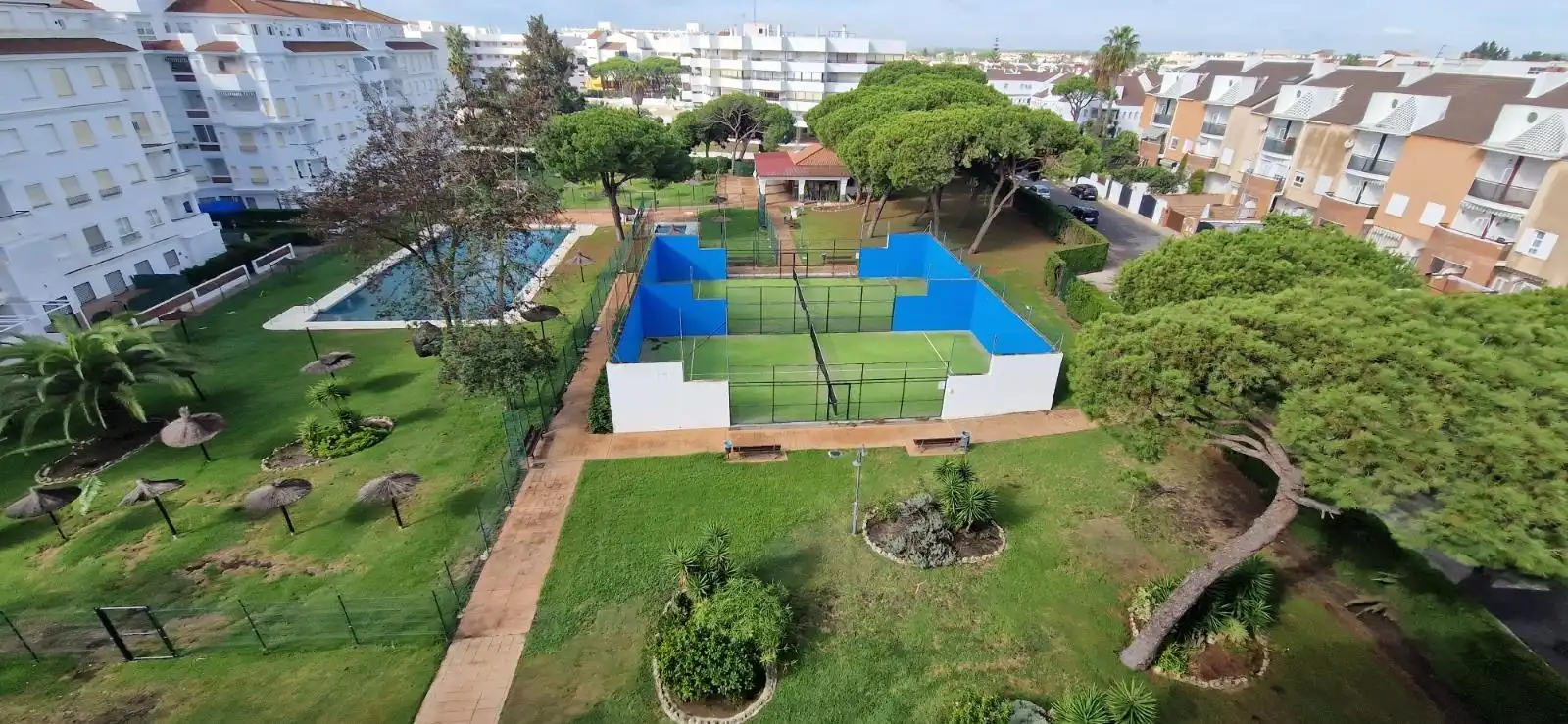 Piscina de Pis en venda en El Portil amb Traster, Moblat i Balcó