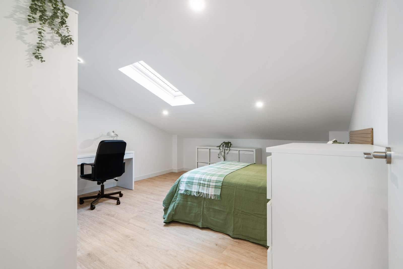 Bedroom of Flat to share in  Madrid Capital  with Air Conditioner, Heating and Terrace