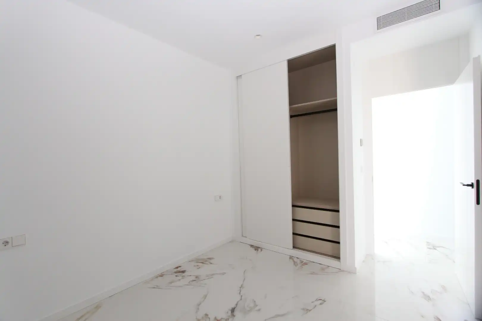 Wohnungen zum Verkauf in Villajoyosa / La Vila Joiosa mit Klimaanlage, Privatgarten und Terrasse