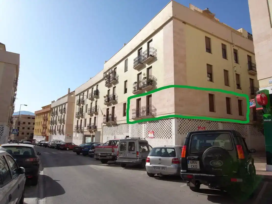 Vista exterior de Pis en venda en Ronda amb Balcó