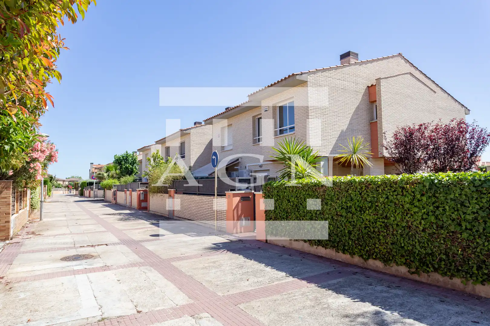 Außenansicht von Einfamilien-Reihenhaus zum Verkauf in Cambrils mit Klimaanlage, Heizung und Privatgarten
