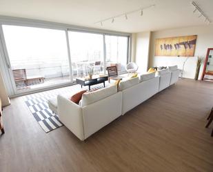 Living room of Flat to rent in  Barcelona Capital  with Air Conditioner, Heating and Terrace