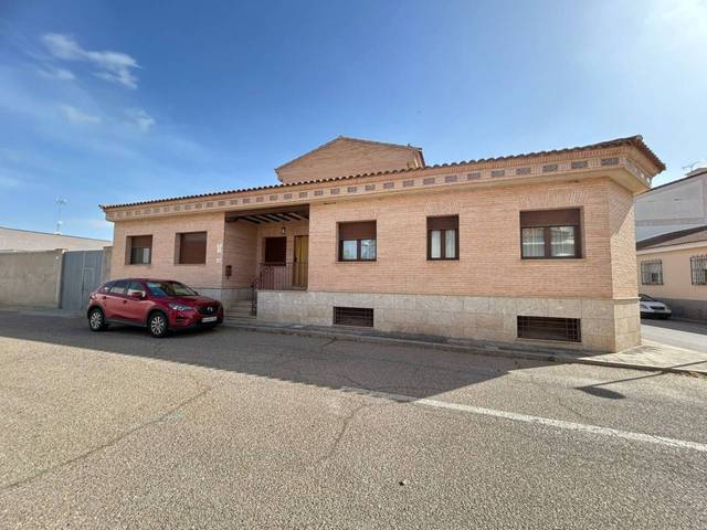 Casa-chalet en Venta en Mora