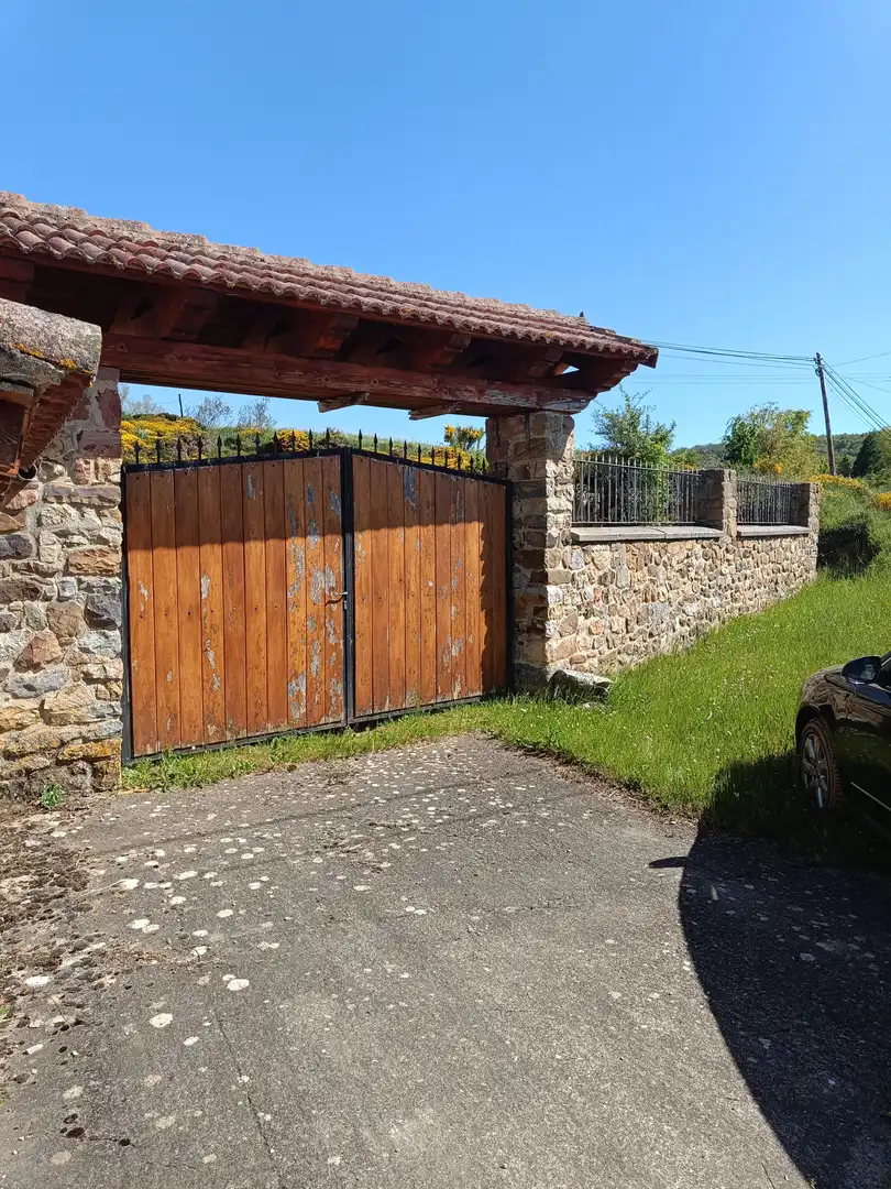 Vista exterior de Casa o chalet en venta en Cervera de Pisuerga