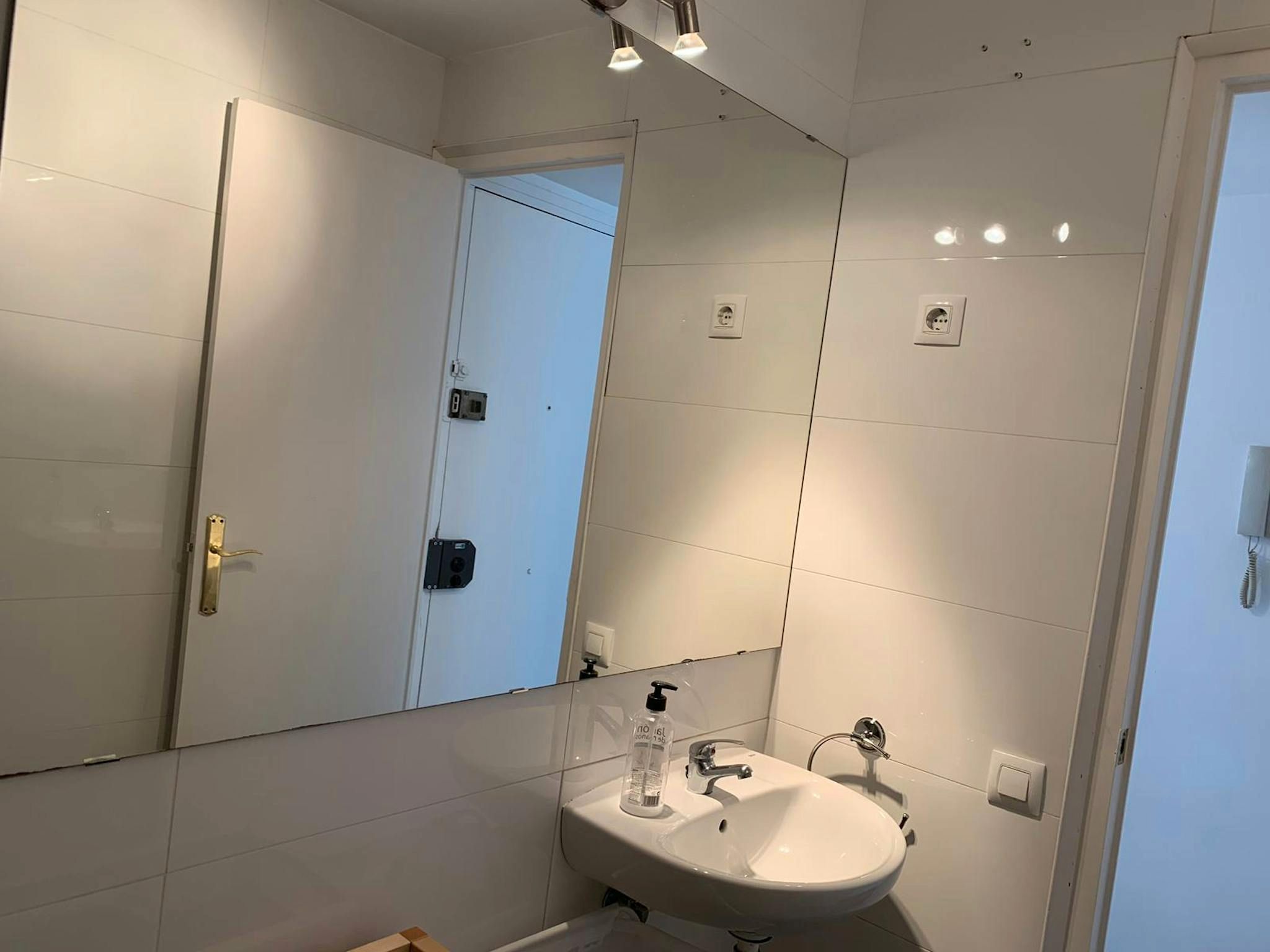 Bathroom of Flat to rent in  Barcelona Capital  with Heating, Furnished and Washing machine