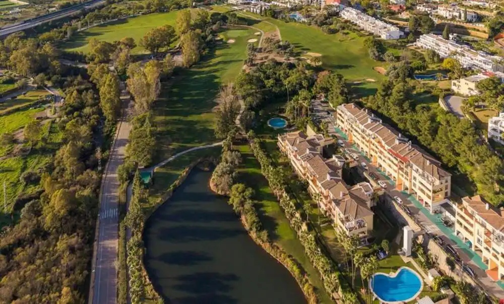 Apartamento con piscina en venta en Benahavís pueblo, imagen 20