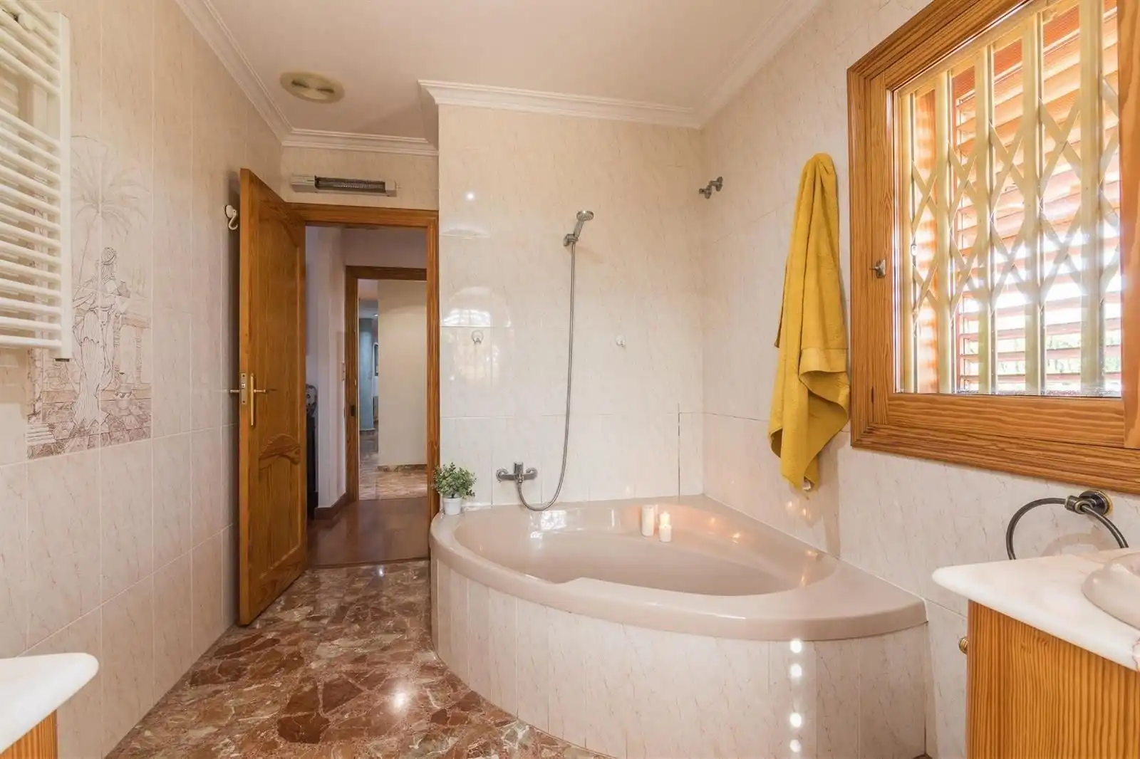 Bathroom of Houses for sale in Elche / Elx