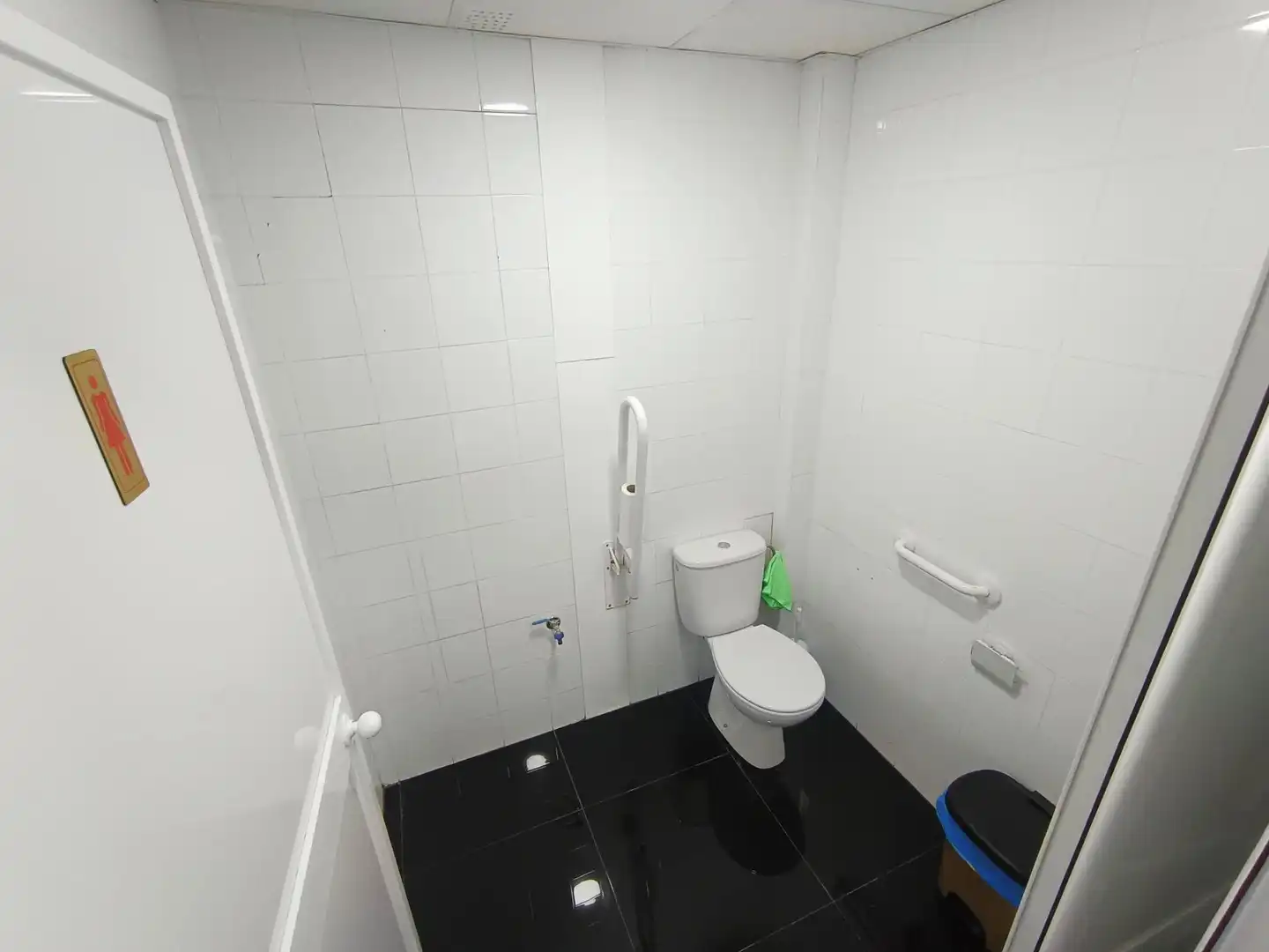 Bathroom of Commercial properties for sale in Chiclana de la Frontera  with Air Conditioner