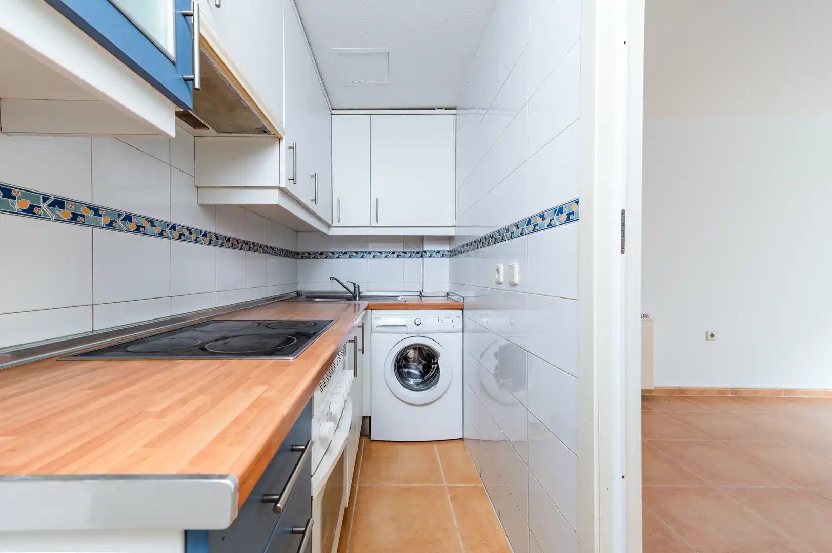 Küche von Wohnung zum Verkauf in Pinto mit Klimaanlage, Terrasse und Abstellraum