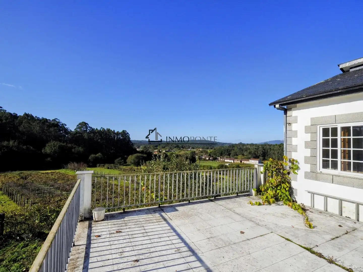 Terrassa de Casa o xalet en venda en Moraña amb Jardí privat
