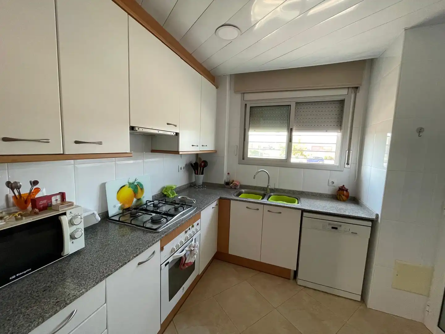 Cuina de Pis en venda en Cubelles amb Calefacció, Parquet i Terrassa