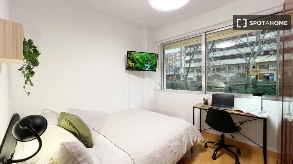 Bedroom of Flat for rent in Madrid  with Air Conditioner, Heating and Furnished