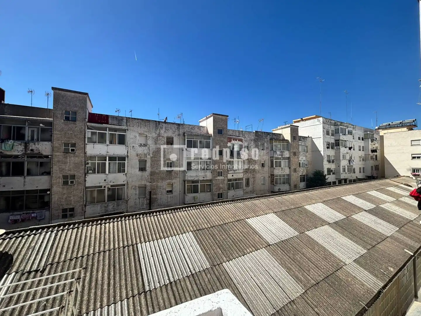 Vista exterior de Piso en venta en Paterna con Calefacción