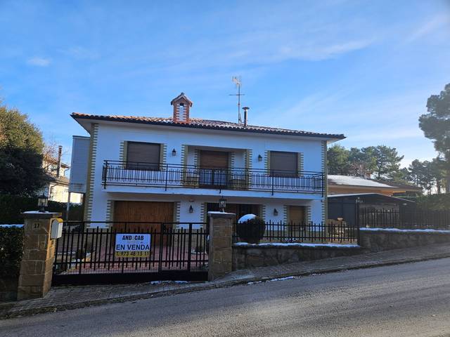 Casa-chalet en Venta en Olius