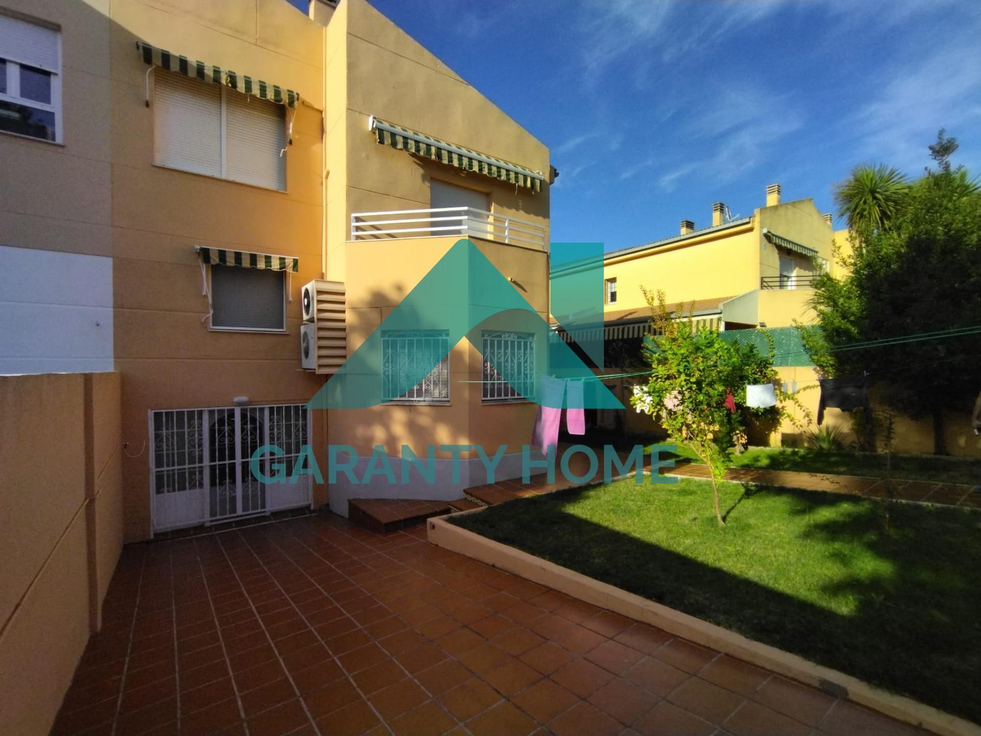 Exterior view of House or chalet for sale in Cáceres Capital  with Air Conditioner, Parquet flooring and Storage room
