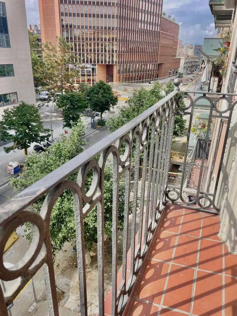 Pis amb terrassa en venda a Carrer de Pere IV
