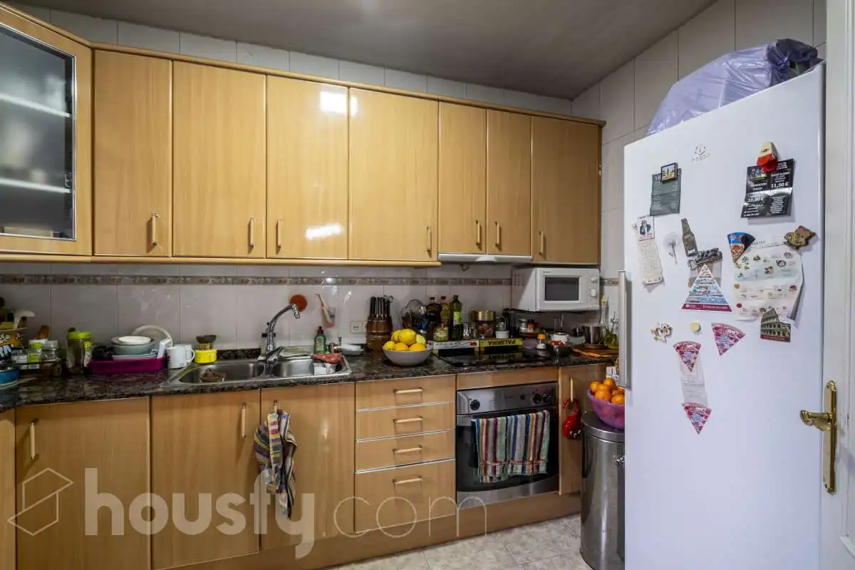 Küche von Haus oder Chalet zum Verkauf in Barcelona mit Klimaanlage, Privatgarten und Terrasse