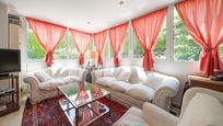 Living room of Single-family semi-detached for sale in  Madrid Capital  with Private garden