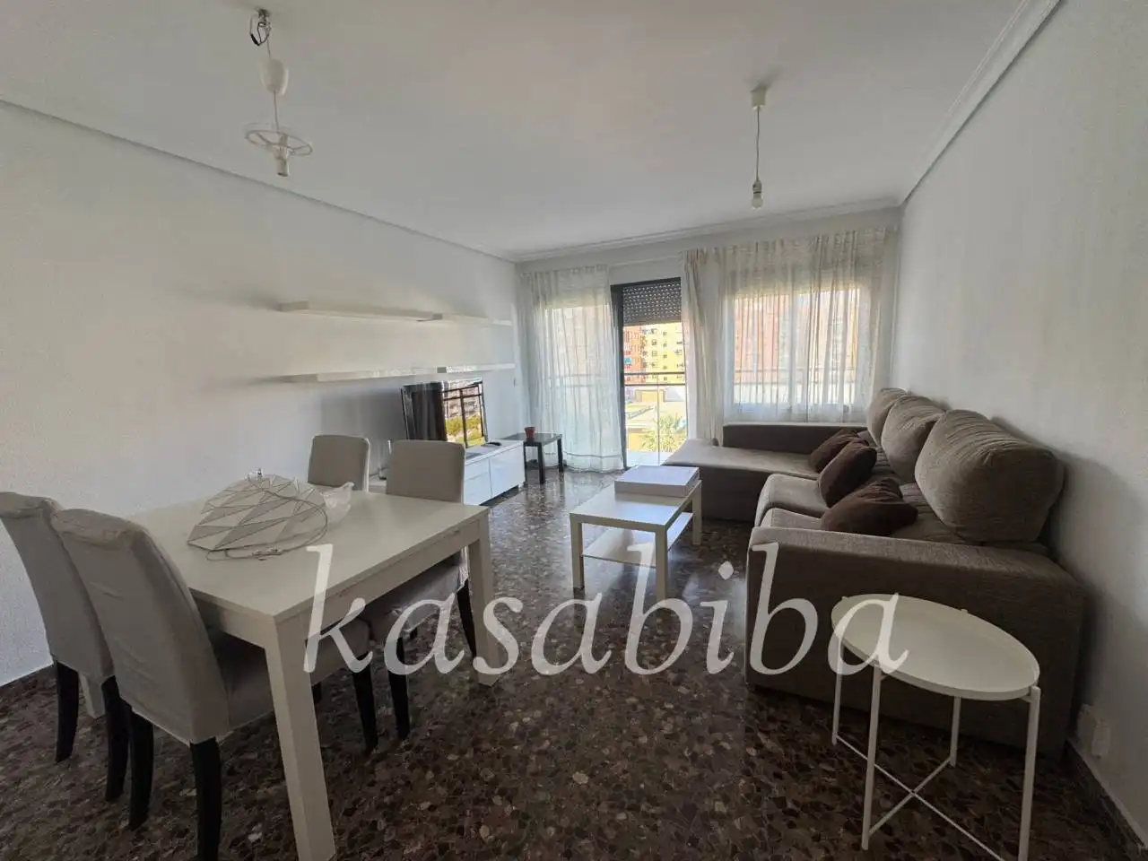 Appartamento con terrazza in affitto a Calle Campoamor, imagen 3