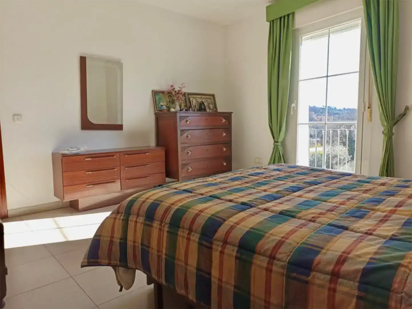 Dormitori de Casa o xalet en venda en Cadalso amb Jardí privat, Piscina i Moblat