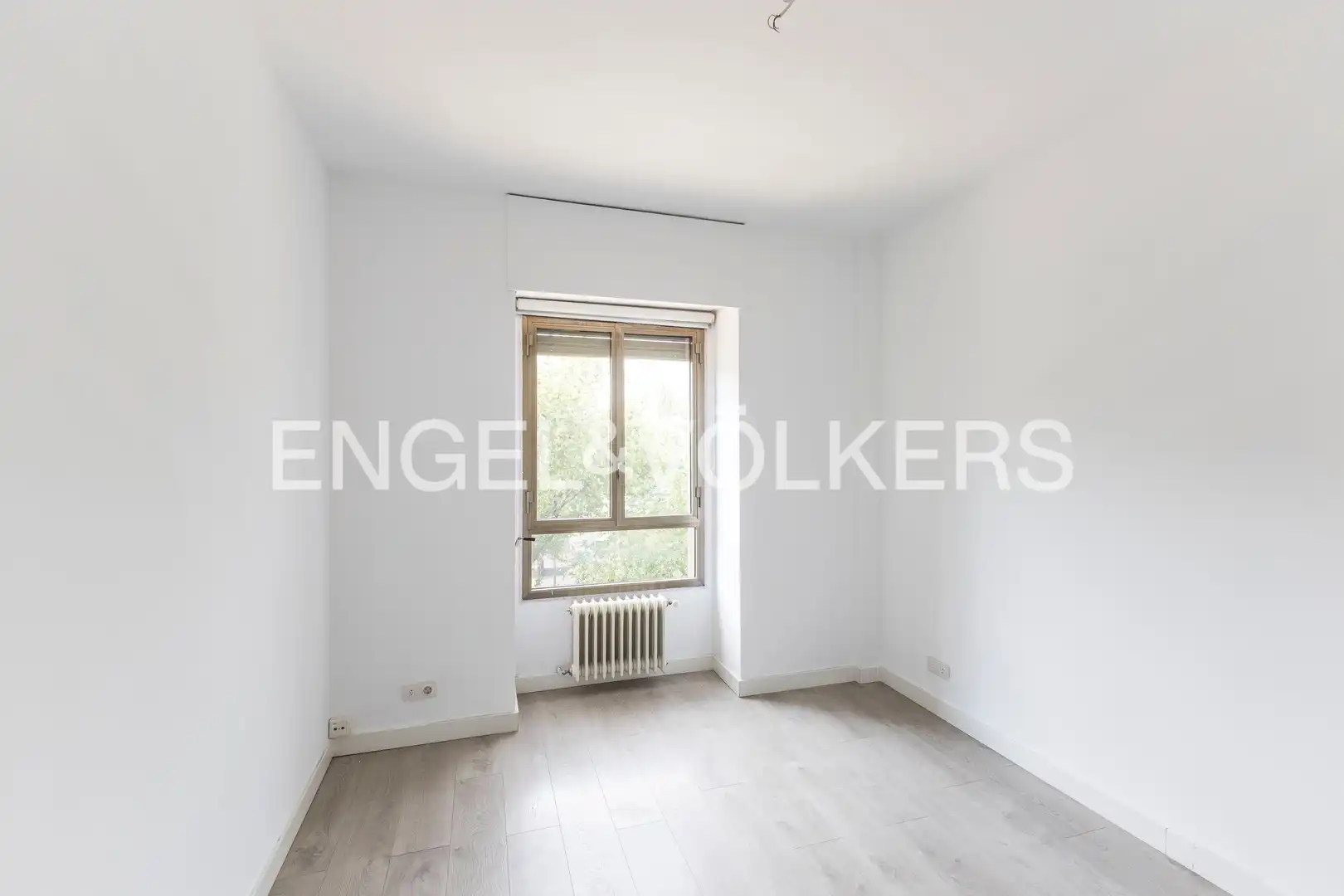 Schlafzimmer von Wohnung zur Miete in Madrid mit Klimaanlage, Heizung und Privatgarten