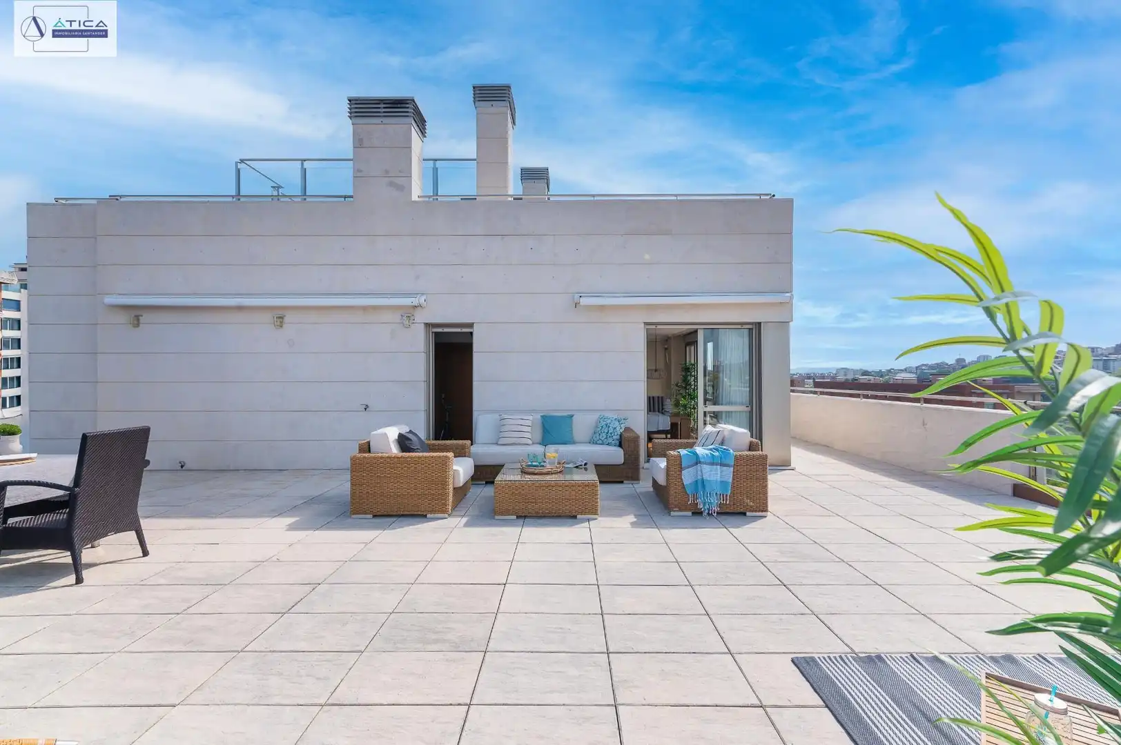 Terrasse von Dachboden zum Verkauf in Santander mit Heizung, Privatgarten und Parkett