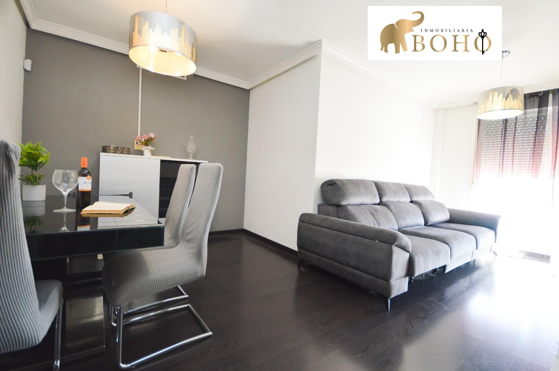 Sala d'estar de Pis en venda en  Almería Capital amb Aire condicionat i Parquet