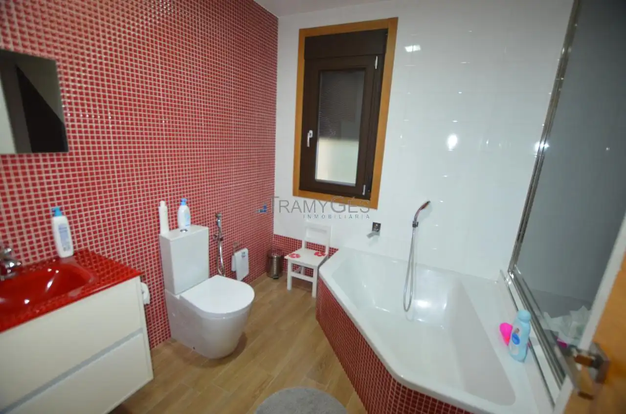 Baño de Casa o chalet en venta en Tui con Calefacción, Jardín privado y Terraza