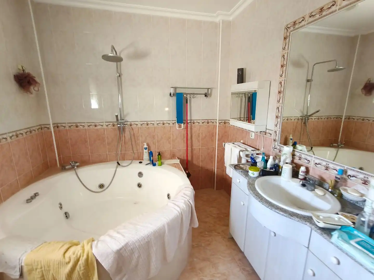 Bathroom of Houses for sale in Benferri  with Air Conditioner, Private garden and Terrace