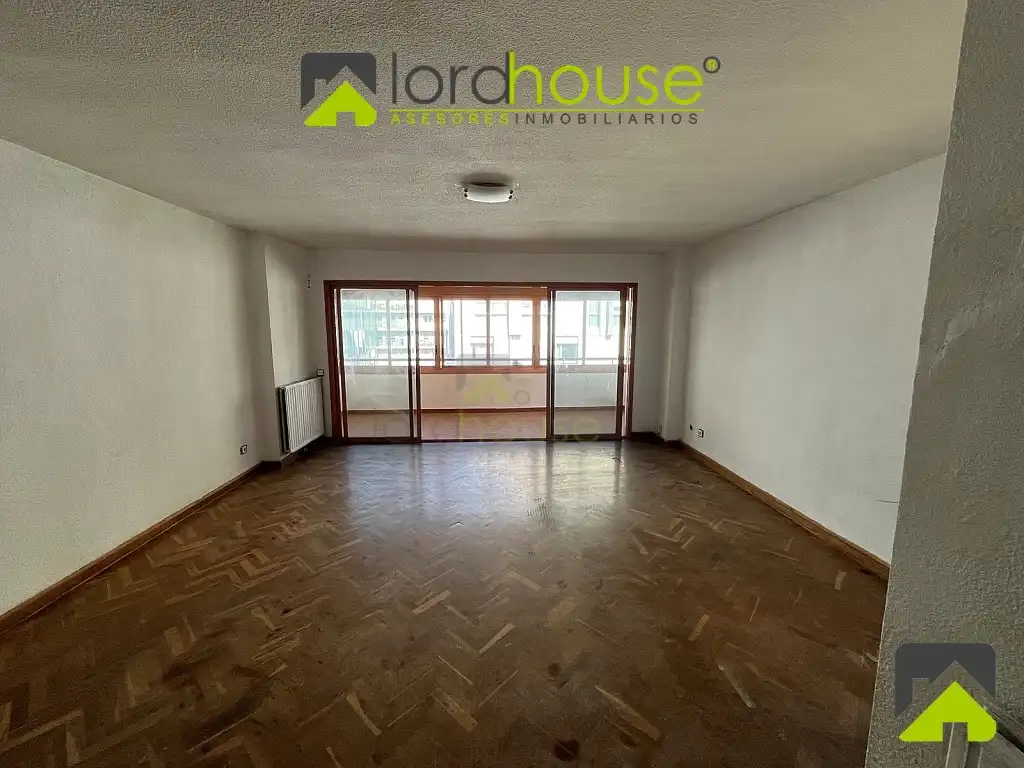 Piso con ascensor en venta en Avenida Juan Carlos I, imagen 8