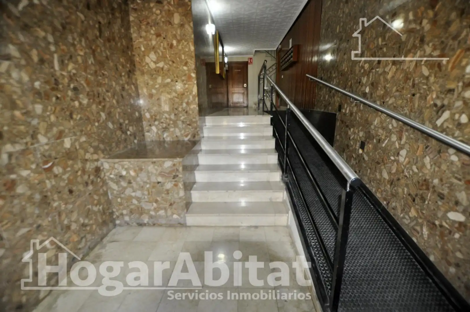Piso en venta en Manises con Amueblado y Balcón